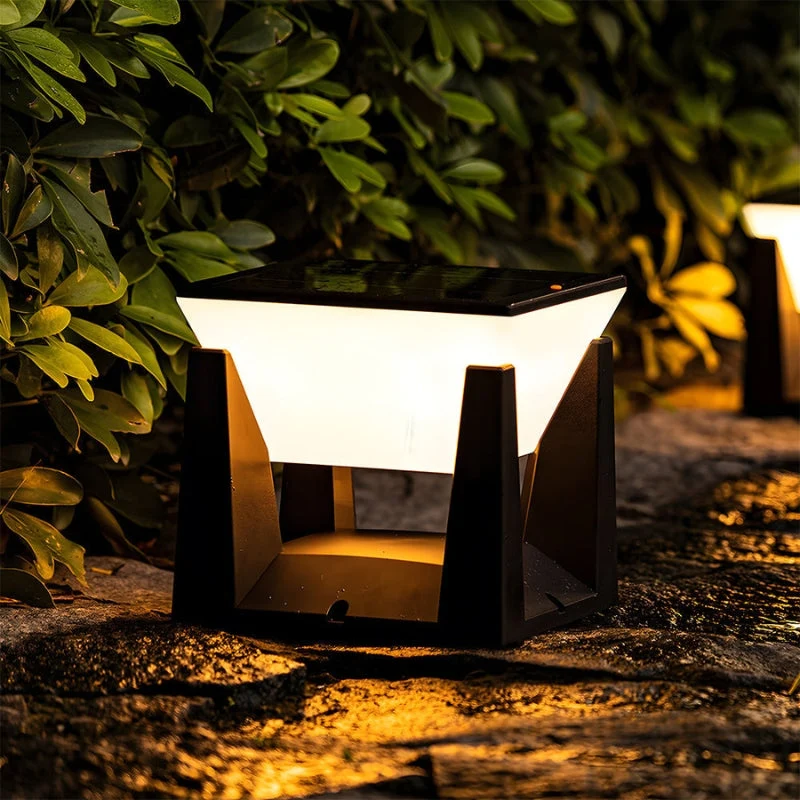 Solarbetriebene LED-Gartenleuchte mit kubischem Design für den Außenbereich