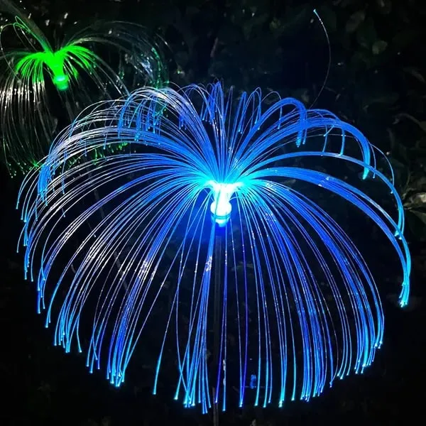 Solarbetriebene Gartenleuchten mit dekorativem Leuchteffekt