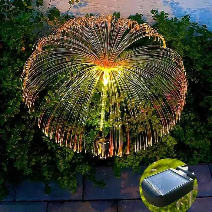 Solarbetriebene Gartenleuchten mit dekorativem Leuchteffekt