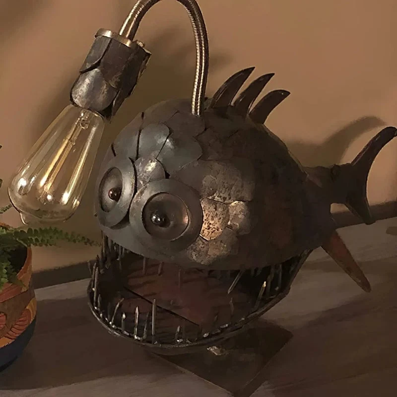 Lunavia Tischleuchte in Fischform mit verstellbarem Kopf – LED Dekoleuchte
