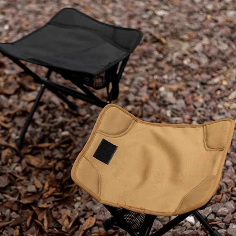 Klapphocker mit rutschhemmender Sitzfläche