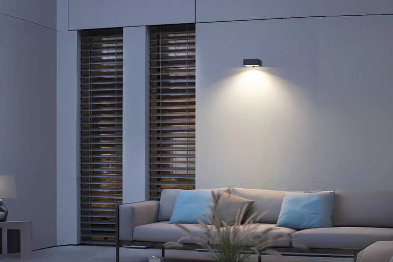 NexSun Ember | 1000 Lumen | Quadratische, moderne Solar-Wandleuchte
