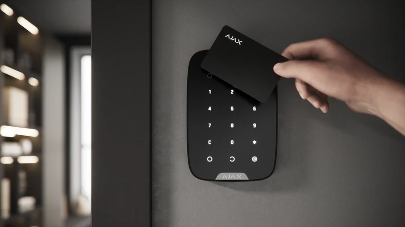 AJAX Funk-Bedienteil "KeyPad Plus" mit RFID-Leser
